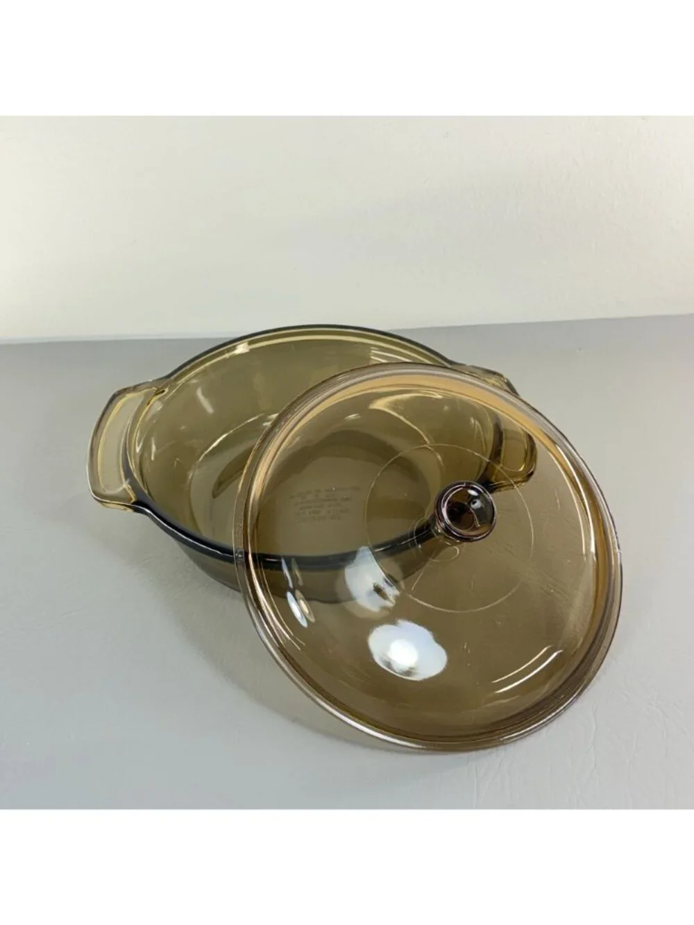 Pyrex 024 Amber Smoke Glass Round Casserole Baking Dish 1.5 Qt with 024-C Lid